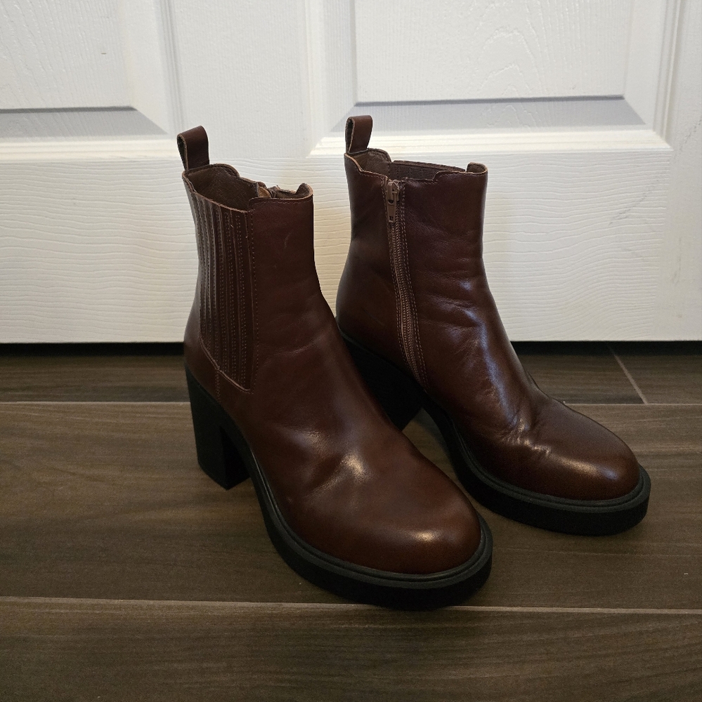 Steve Madden Brown Heeled Boots